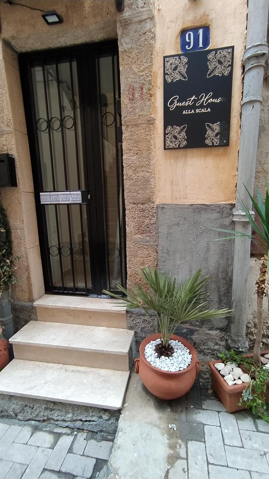 Guest House Alla Scala Caltagirone Exterior foto